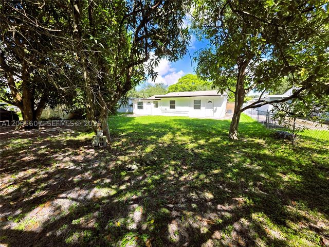 760 NW 126th St, North Miami, FL 33168