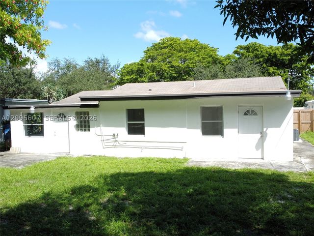 760 NW 126th St, North Miami, FL 33168