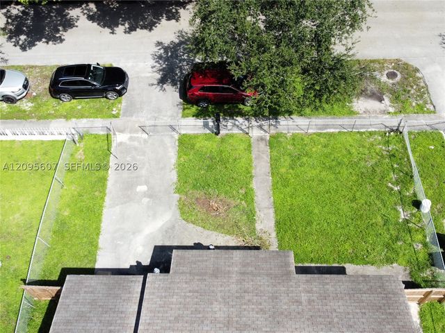 760 NW 126th St, North Miami, FL 33168
