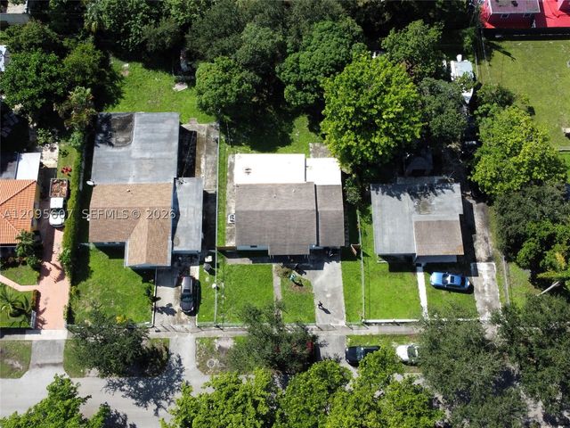 760 NW 126th St, North Miami, FL 33168