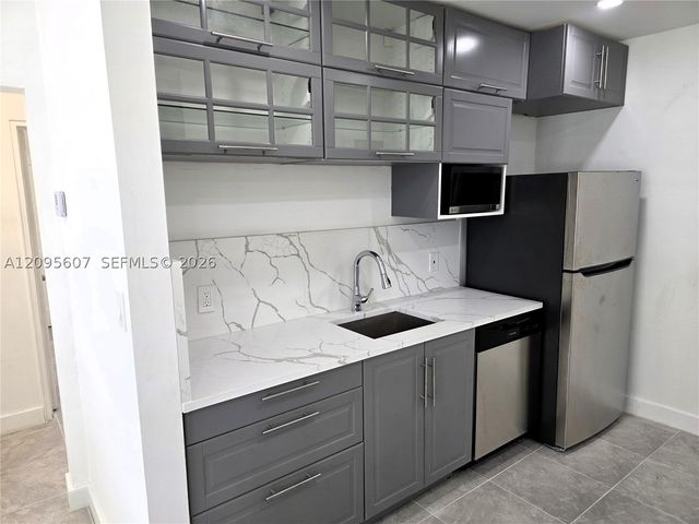 760 NW 126th St, North Miami, FL 33168