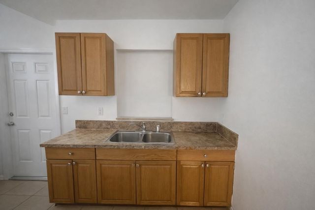 1225 NW 10th Place, Fort Lauderdale, FL 33311