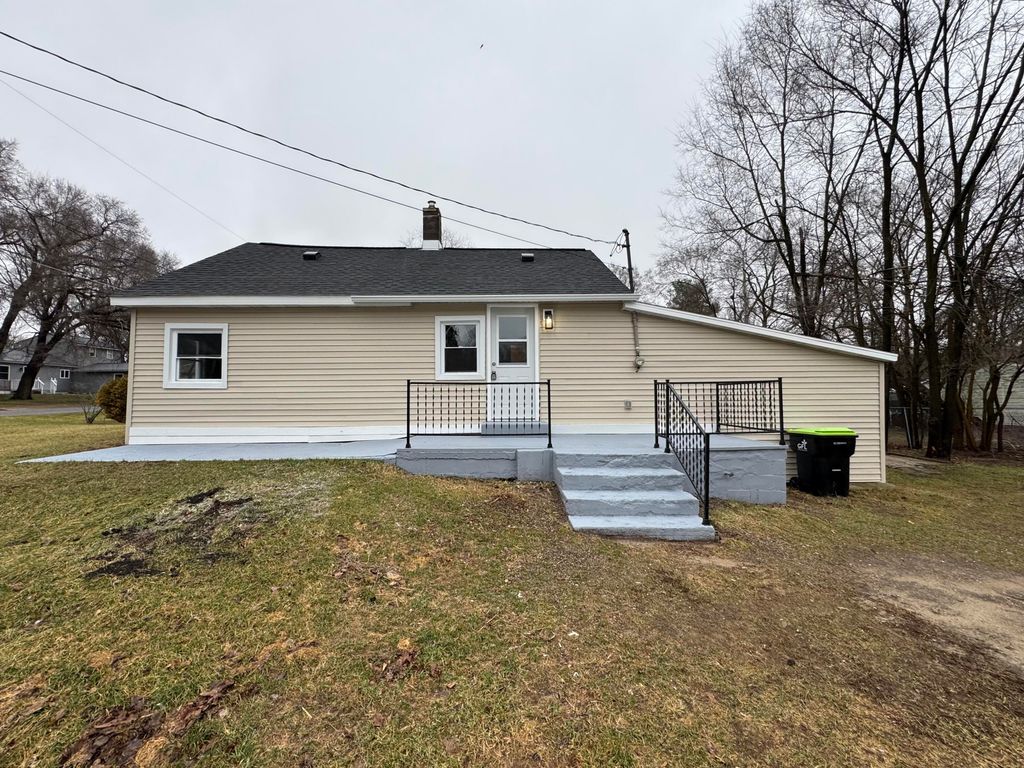 1101 E North Street, Greenville, MI 48838