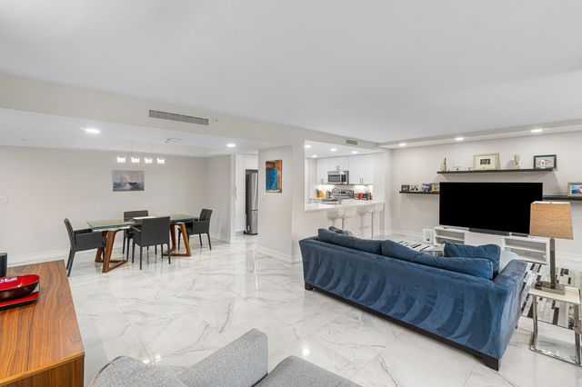 7768 Lakeside Boulevard 533, Boca Raton, FL 33434