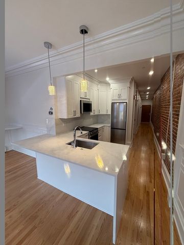 31 Mass Ave 4-2, Boston, MA 02115
