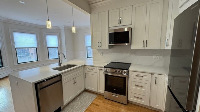 31 Mass Ave 4-2, Boston, MA 02115