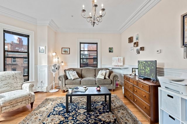 31 Mass Ave 4-2, Boston, MA 02115