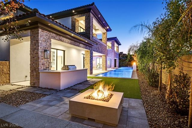 34 Vintage Canyon Street, Las Vegas, NV 89141