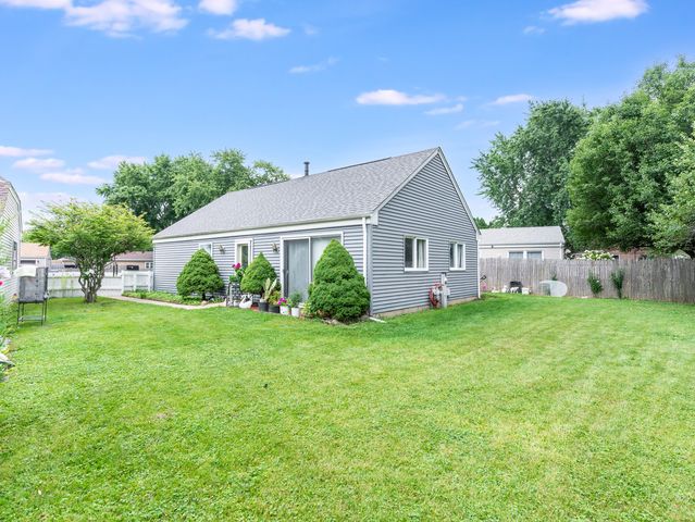 57 Afton Drive, Montgomery, IL 60538