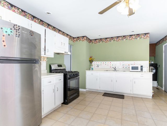 57 Afton Drive, Montgomery, IL 60538