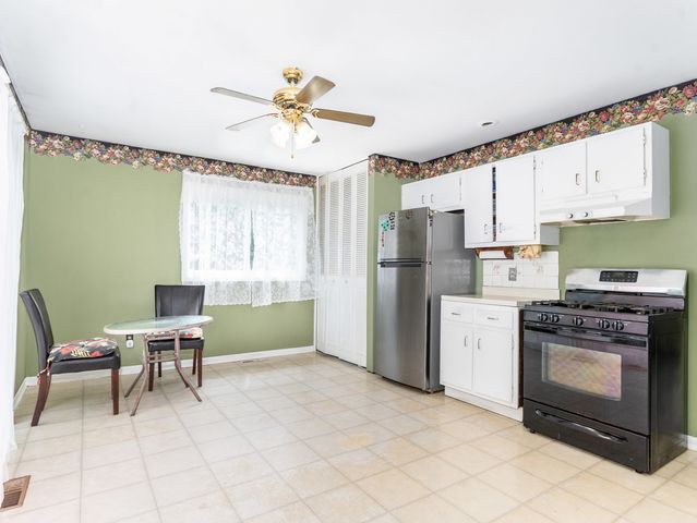 57 Afton Drive, Montgomery, IL 60538