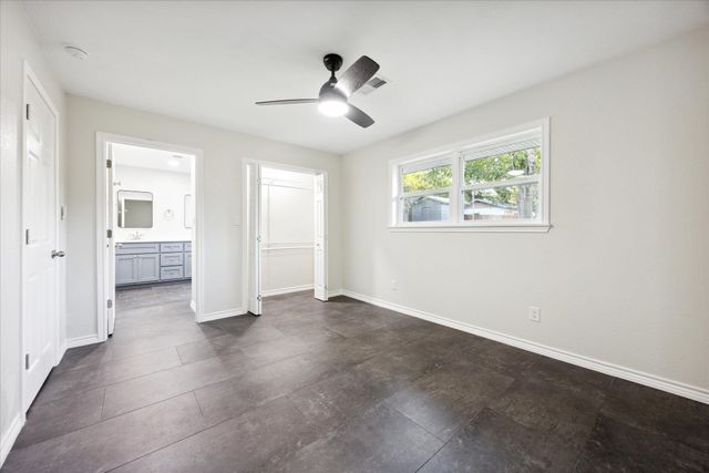 1305 W 1st ST, Lampasas, TX 76550