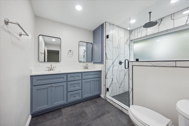 1305 W 1st ST, Lampasas, TX 76550