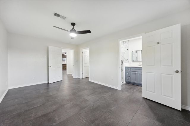 1305 W 1st ST, Lampasas, TX 76550