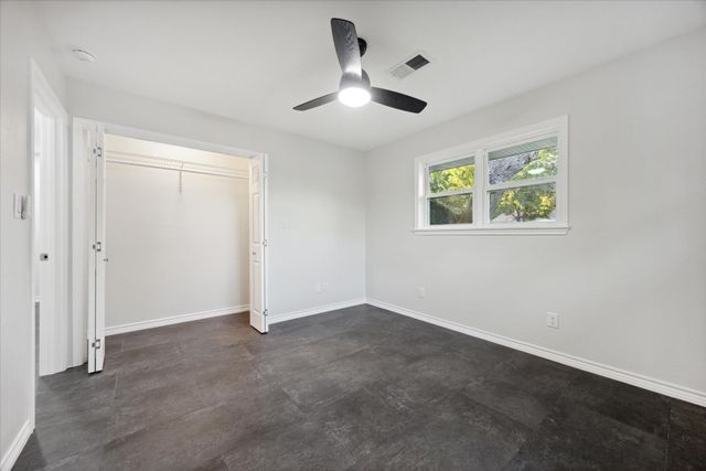 1305 W 1st ST, Lampasas, TX 76550