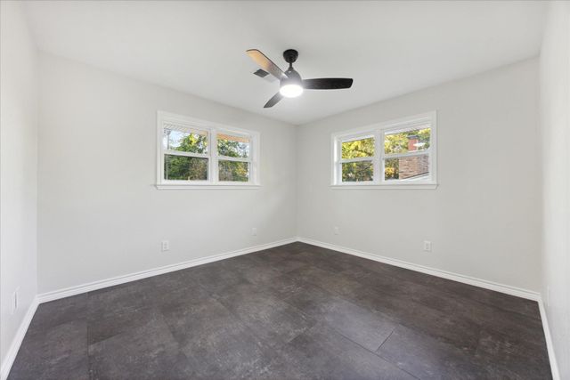 1305 W 1st ST, Lampasas, TX 76550