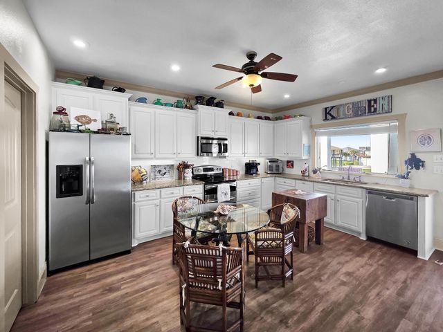931 Bahama Drive, Crystal Beach, TX 77650