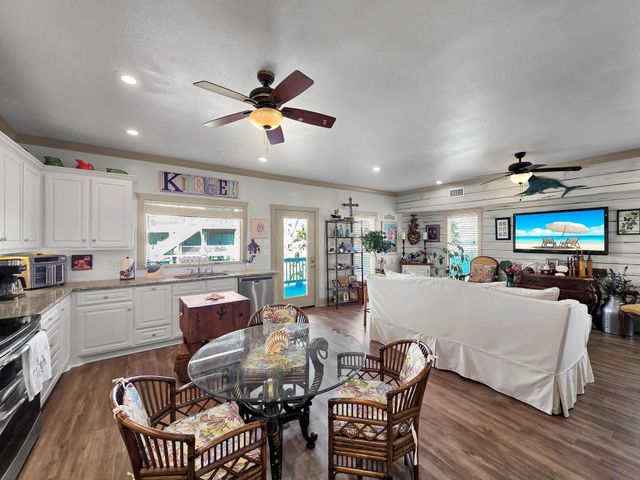 931 Bahama Drive, Crystal Beach, TX 77650