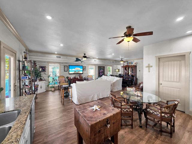 931 Bahama Drive, Crystal Beach, TX 77650