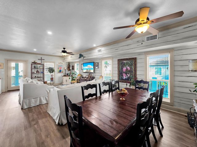 931 Bahama Drive, Crystal Beach, TX 77650