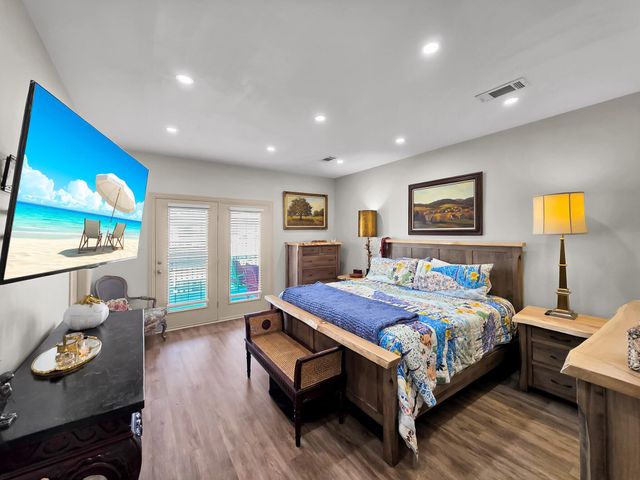 931 Bahama Drive, Crystal Beach, TX 77650