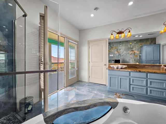 931 Bahama Drive, Crystal Beach, TX 77650
