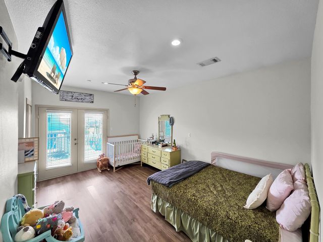931 Bahama Drive, Crystal Beach, TX 77650
