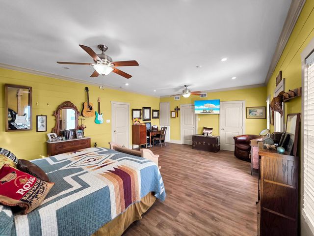 931 Bahama Drive, Crystal Beach, TX 77650