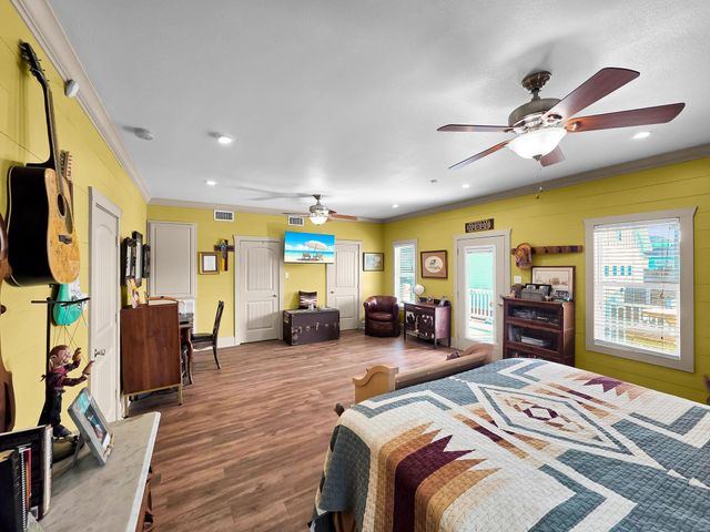 931 Bahama Drive, Crystal Beach, TX 77650
