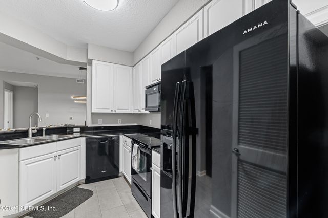 8539 GATE Parkway W 438, Jacksonville, FL 32216