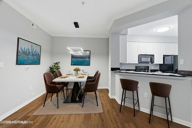 8539 GATE Parkway W 438, Jacksonville, FL 32216