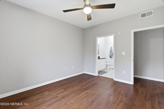 8539 GATE Parkway W 438, Jacksonville, FL 32216