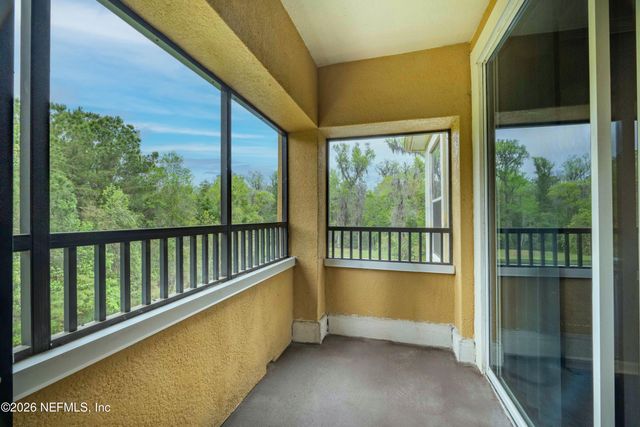 8539 GATE Parkway W 438, Jacksonville, FL 32216