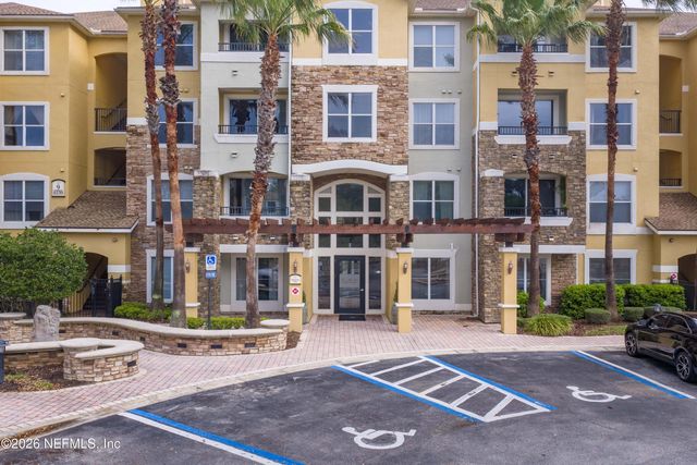 8539 GATE Parkway W 438, Jacksonville, FL 32216