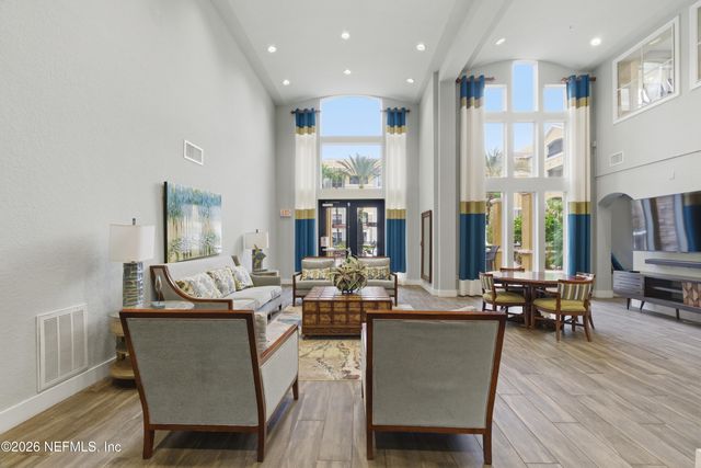 8539 GATE Parkway W 438, Jacksonville, FL 32216