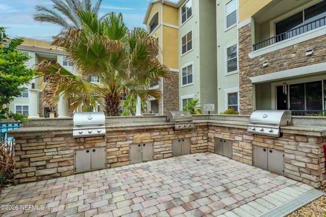 8539 GATE Parkway W 438, Jacksonville, FL 32216