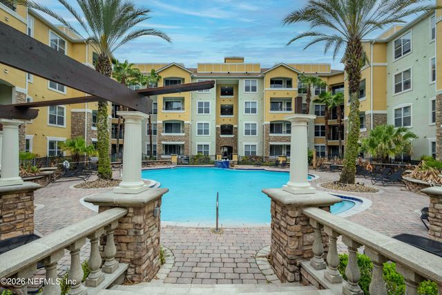 8539 GATE Parkway W 438, Jacksonville, FL 32216