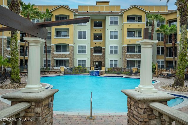 8539 GATE Parkway W 438, Jacksonville, FL 32216