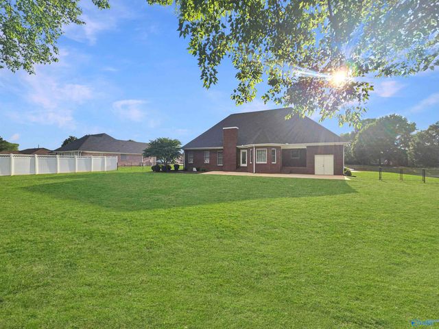 142 Singletree Drive, Hazel Green, AL 35750