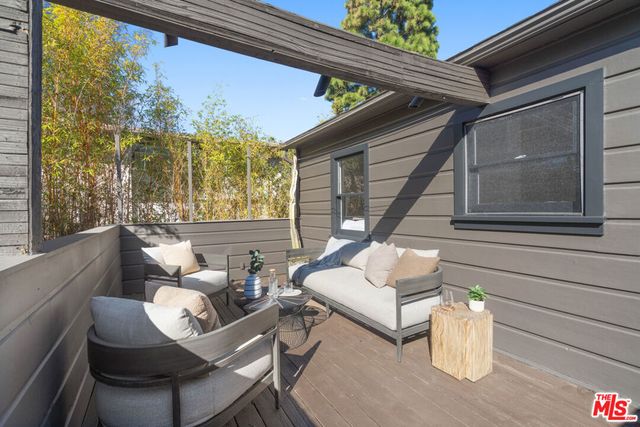 2220 6th Street, Santa Monica, CA 90405