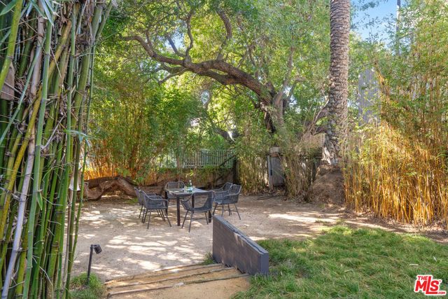 2220 6th Street, Santa Monica, CA 90405