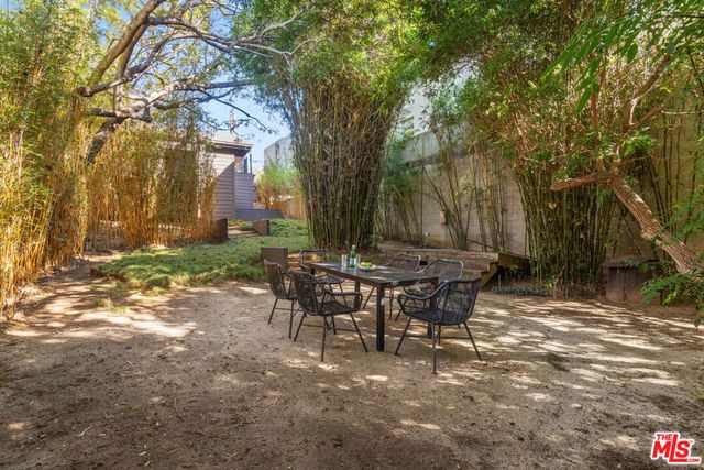 2220 6th Street, Santa Monica, CA 90405