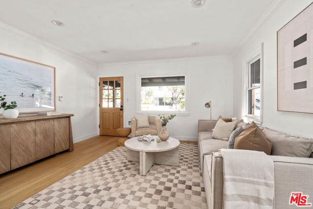2220 6th Street, Santa Monica, CA 90405