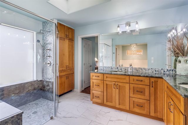 408 Sombrero, Horseshoe Bay, TX 78657