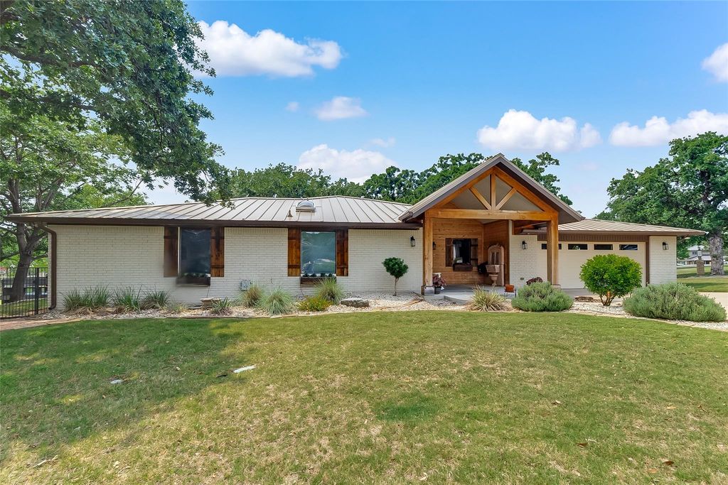 408 Sombrero, Horseshoe Bay, TX 78657