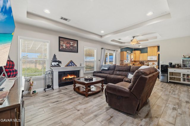 49945 W 80th Street, Lancaster, CA 93536