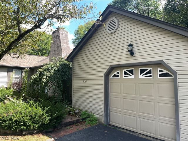 3255 Meadowlark Lane, Canfield, OH 44511