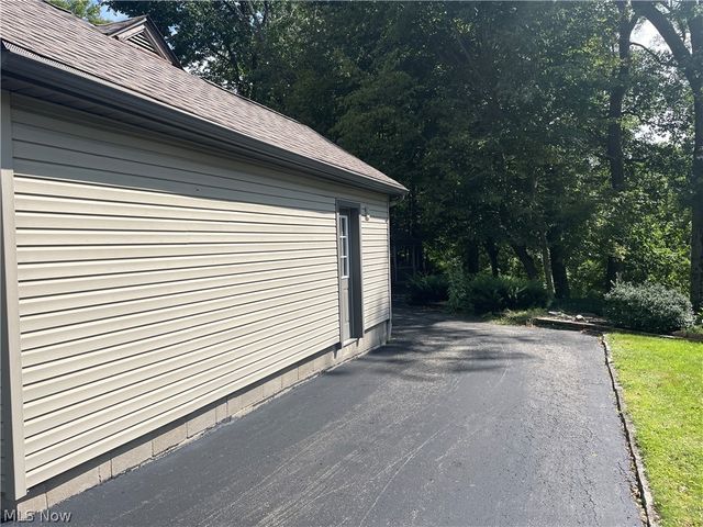 3255 Meadowlark Lane, Canfield, OH 44511