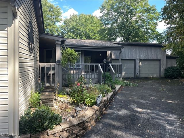 3255 Meadowlark Lane, Canfield, OH 44511