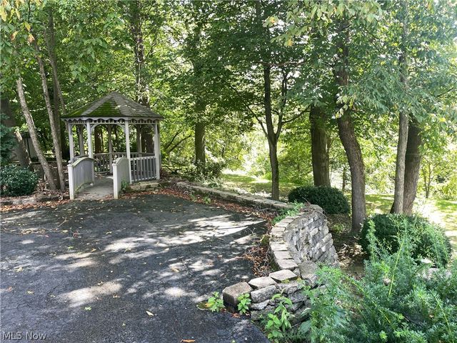 3255 Meadowlark Lane, Canfield, OH 44511